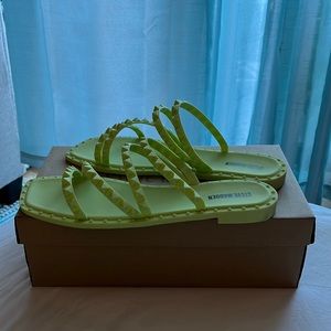 STEVE MADDEN SKYLER-J SANDALS SIZE 10 IN LIME *NEW WITH BOX-NEVER WORN*